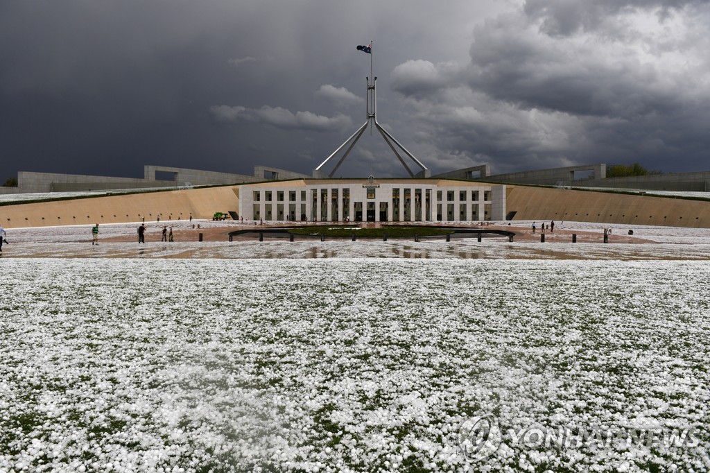 AUSTRALIA-WEATHER/HAILSTORM