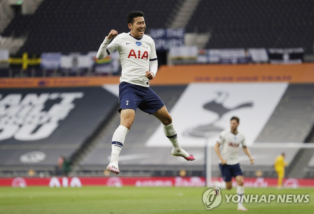 SOCCER-ENGLAND-TOT-WHU/REPORT
