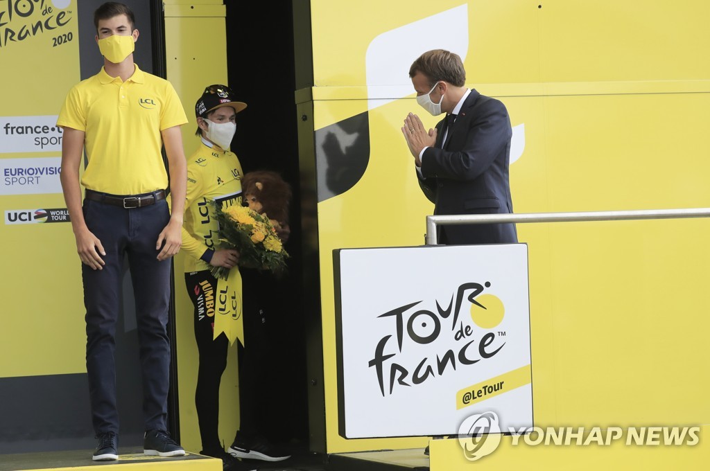 CYCLING-FRANCE/MACRON