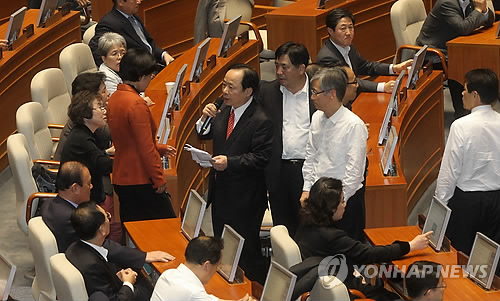 심사보고하는 이주영 예결위원장