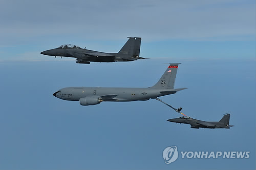 공군, 대한민국 영공에서 최초 공중급유훈련 실시