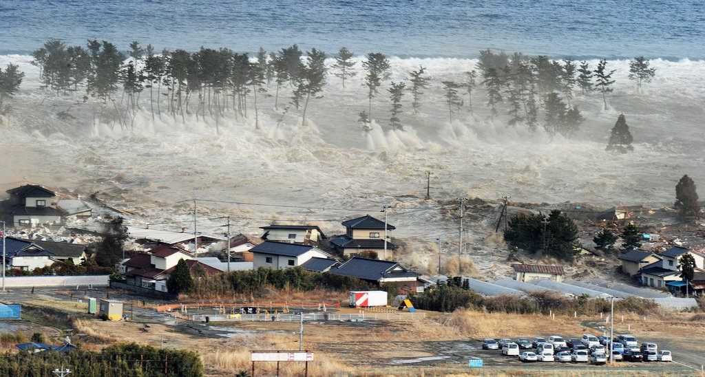 2011년 3월 11일 일본 도호쿠 지방에 덮치는 쓰나미