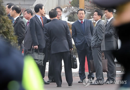 업무보고 마친 방위사업청 관계자들
