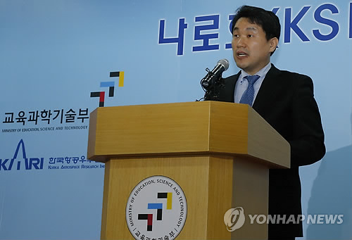 <나로호> 이주호 장관 "나로호 발사 성공" 공식 확인