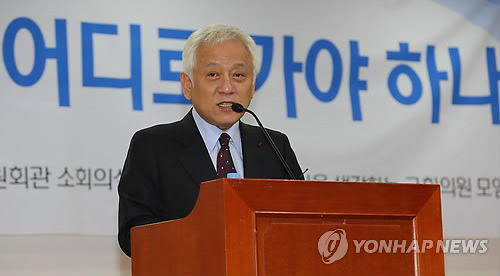 인사말하는 김한길 의원