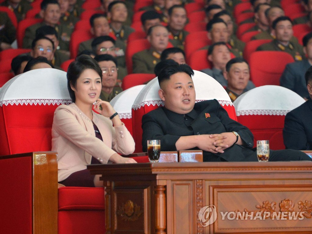 北 김정은, 리설주·김여정과 모란봉악단 공연관람