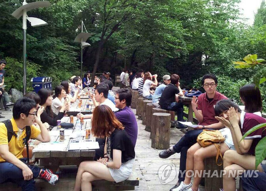 "가상 커플 맺고 남녀관계 고민"…'우결' 강의 인기