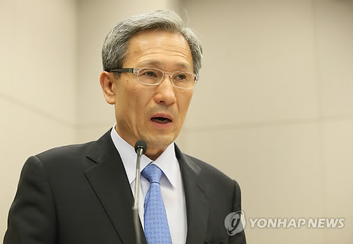 김관진 靑 안보실장 "남북간 산적한 과제 많다" - 1