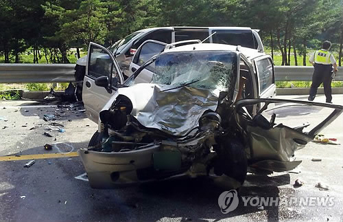 한국 자살·위암·교통사고 사망률 OECD '최고수준' - 2