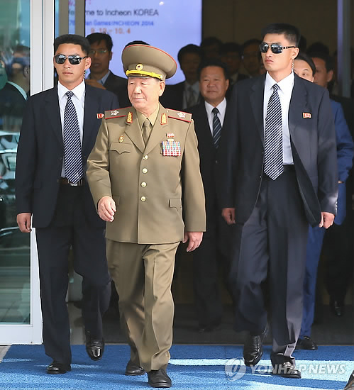 인천공항 도착한 北 황병서 군 총정치국장