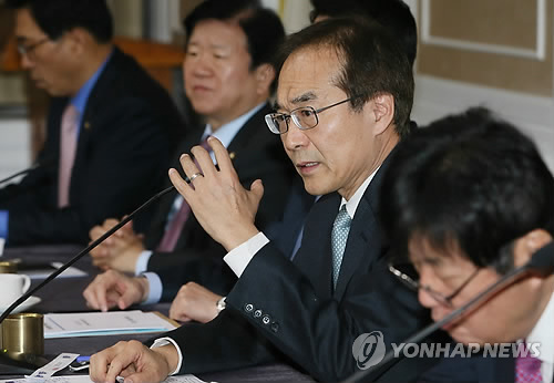 국회서 강연 중인 김준경 KDI 원장