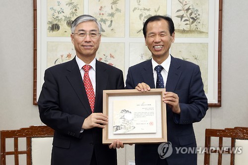 강원도, 추궈훙 주한 중국대사 명예강원도지사 위촉