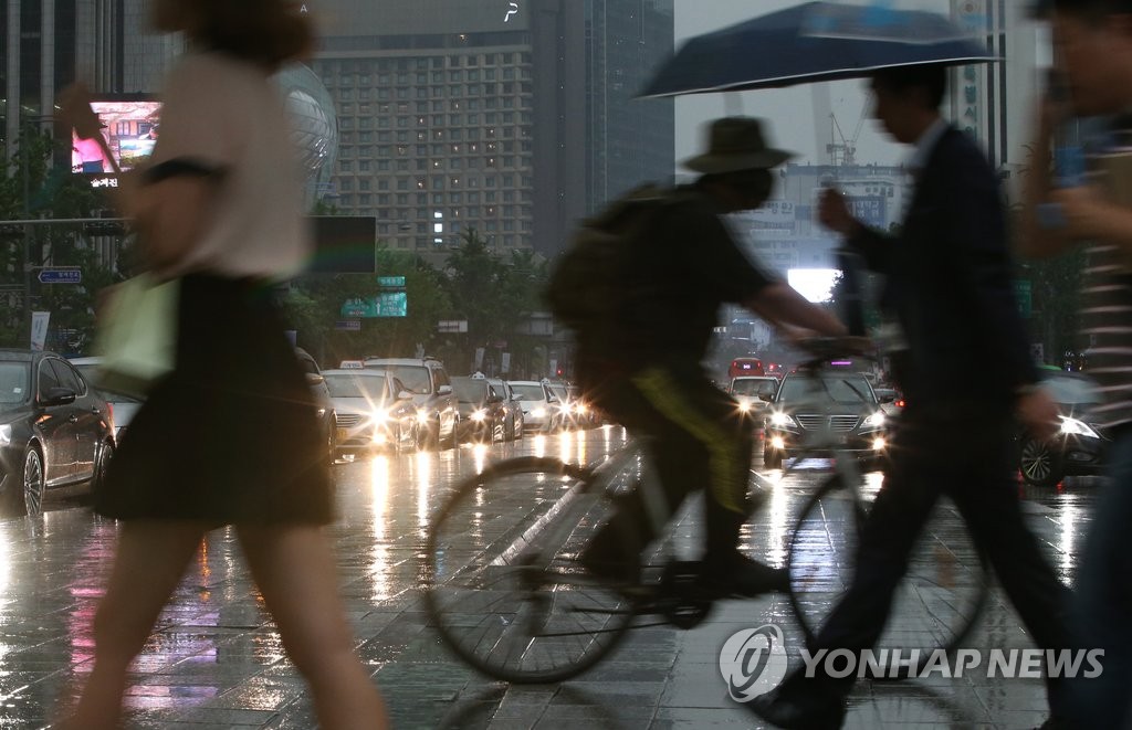 <내일날씨> 충청이남 장맛비…서울·경기도 밤부터 비 - 1