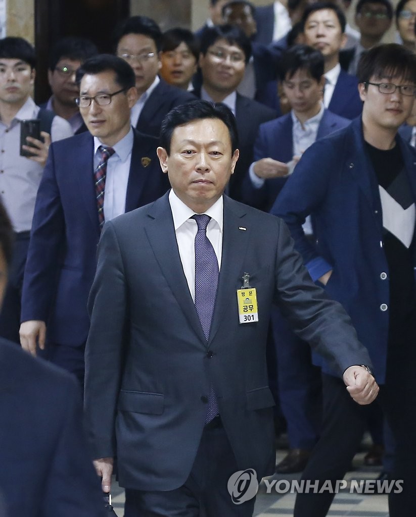 ロッテ創業者の次男 国政監査に出席