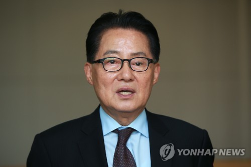 저축은행에서 금품을 받은 혐의로 기소된 무소속 박지원(74) 의원 <<연합뉴스 자료사진>>