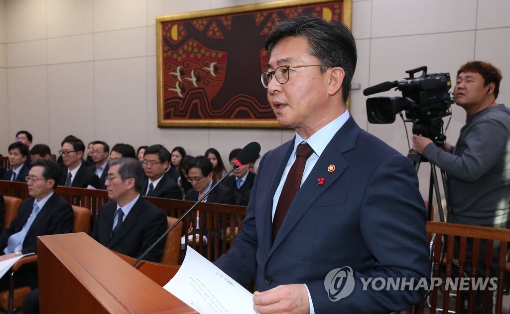 홍용표 통일부 장관 <<연합뉴스 자료사진>>