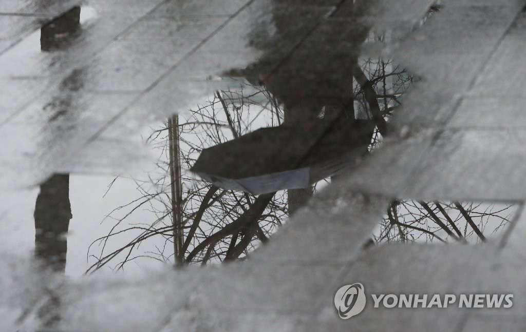 낮 30도 안팎 덥고 기온차 커…곳곳에 소나기 - 1