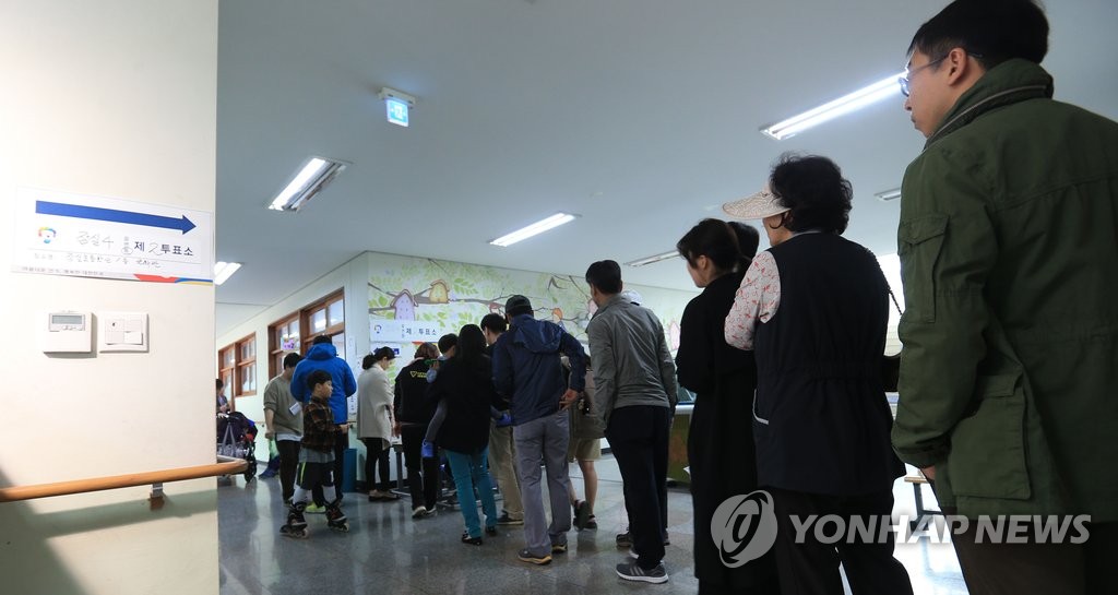 <선택 4.13> 투표용지 찢고 술취해 행패부리고…사건사고 잇따라 - 1