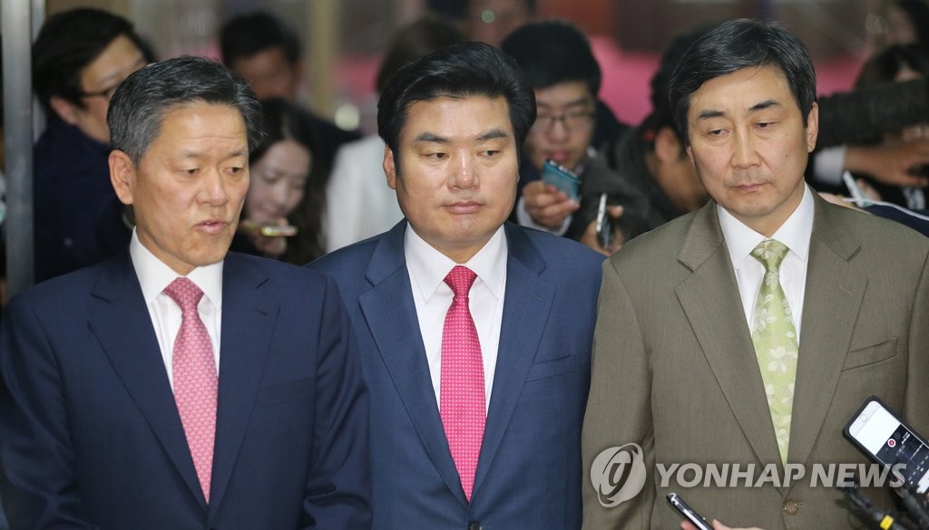 '여소야대' 만든 총선 후 첫 3당 회동, 국민의당이 '상전' - 2