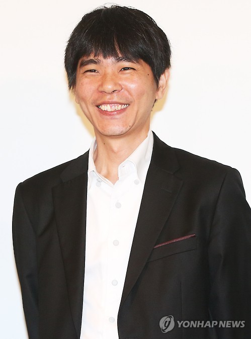 인터뷰하는 이세돌 9단