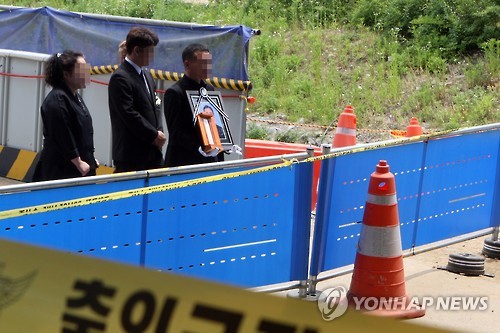 사고현장 찾은 영정사진