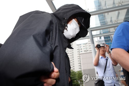 광주서부경찰서로 압송된 최군.