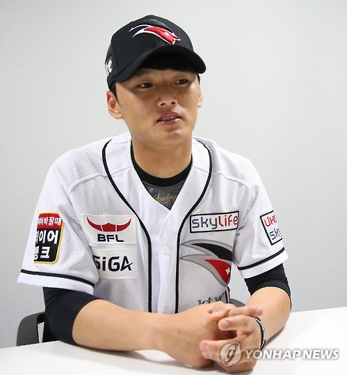 케이티 '첫 완봉승' 투수 주권