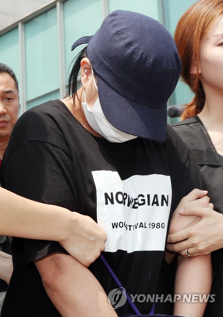 4살 딸 학대한 어머니 영장실질심사
