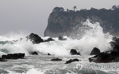 태풍 차바(Chaba)가 몰고온 파도