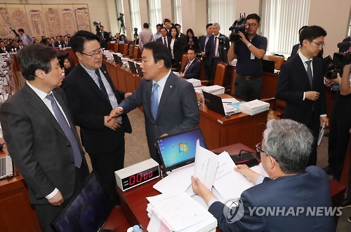 교문위, 최순실·차은택 증인채택 공방