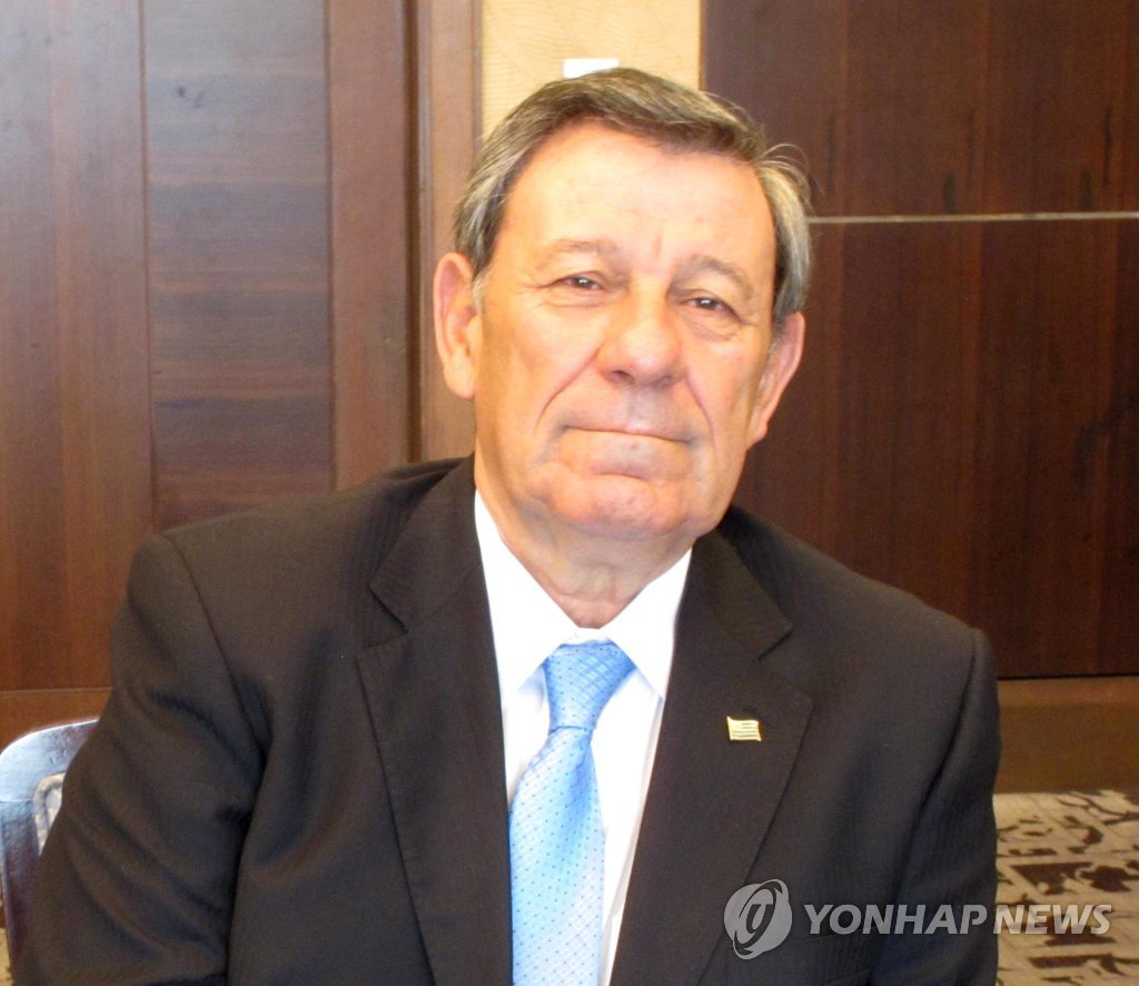 로돌포 닌 노보아 우루과이 외교장관