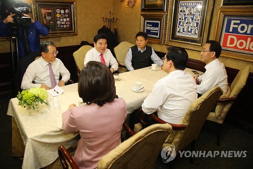 긴급회동 하는 새누리 주류-비주류 중진들