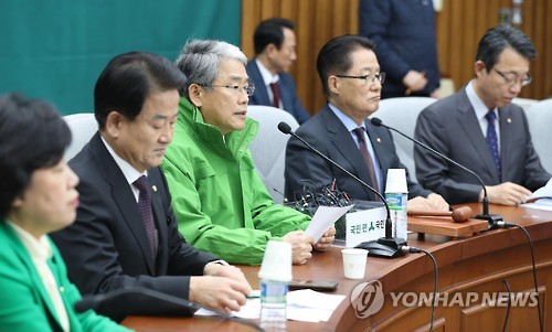 <탄핵표결>발언하는 김동철