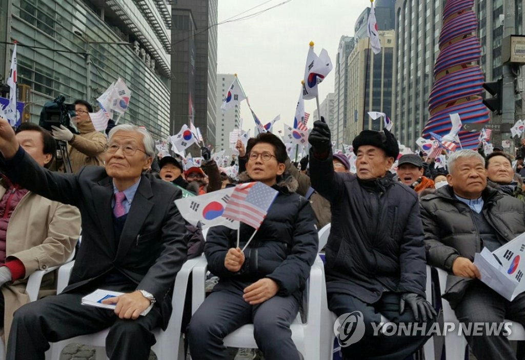 '태극기 집회' 참석한 김문수