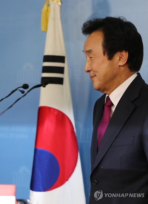 국민의당과 통합한 손학규