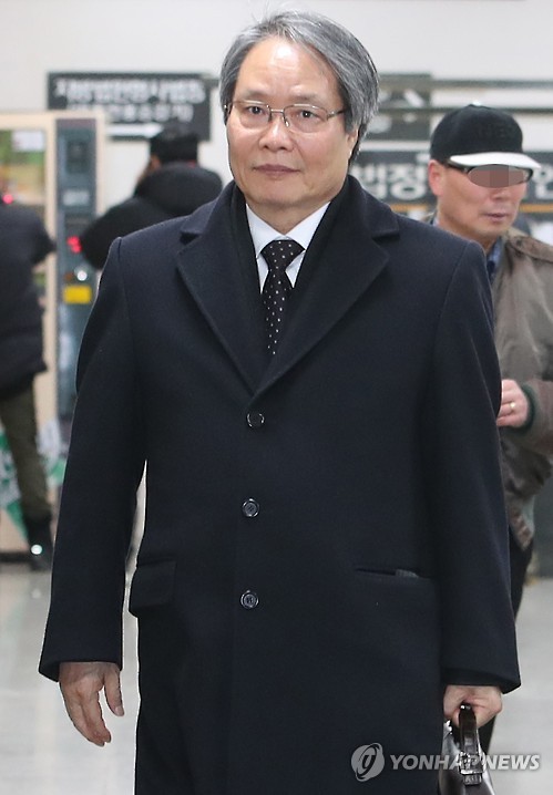 증인출석하는 이기우 GKL 대표