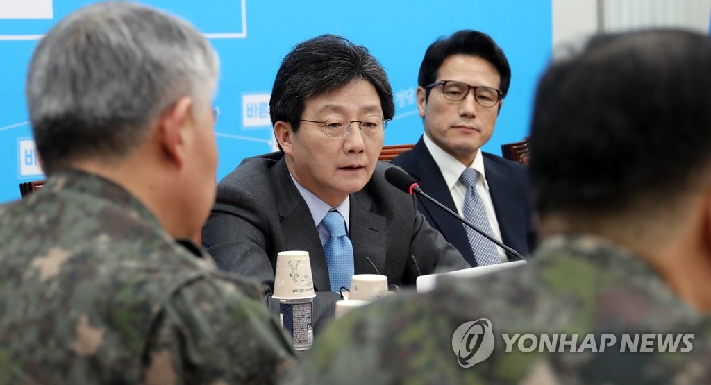 북한 미사일 발사 관련 질문하는 유승민