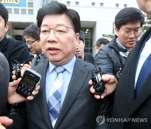 어두운 표정의 권선택
