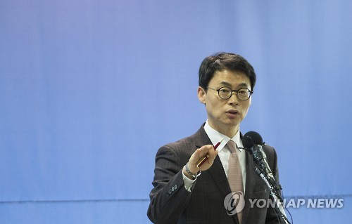 브리핑하는 이규철 특검보