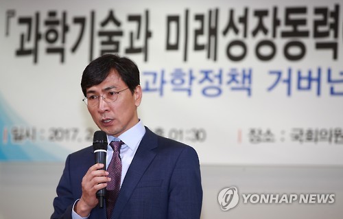 축사하는 안희정 지사