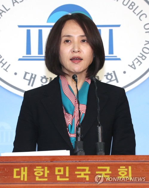 현안 브리핑하는 바른정당 조영희 대변인