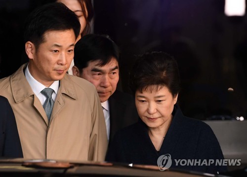 21시간여 조사 및 조서검토 후 귀가