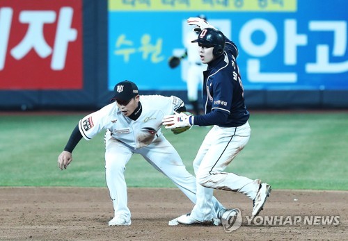 박건우 '도루 성공'
