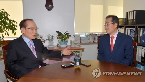 이회창 예방한 홍준표