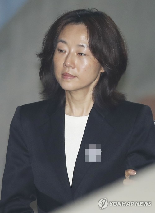 법정 향하는 조윤선