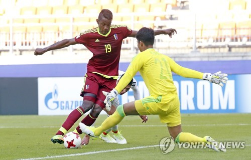 코르도바, 골키퍼는 가볍게 제치고!