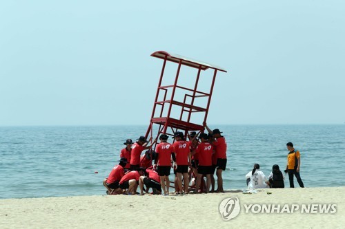 해운대해수욕장 개장 준비