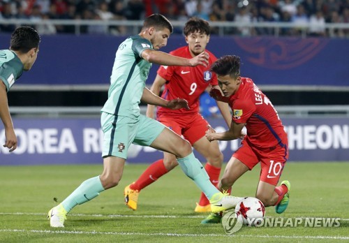 넘어지는 이승우