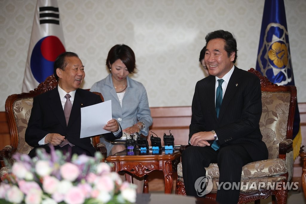 韓国首相　二階氏と談笑