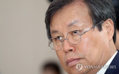 당당한 표정으로